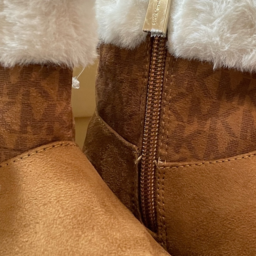 NWT Michael Kors Child Suede Boots - Picture 7 of 14